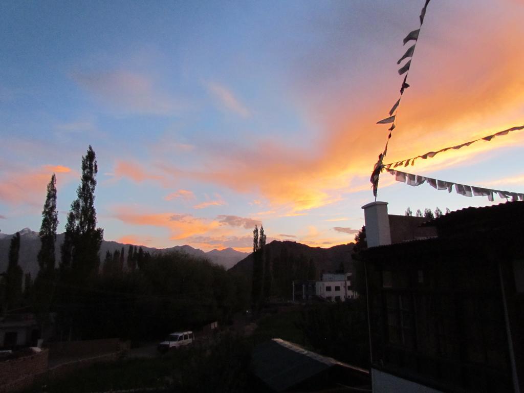 מלון לה Ashoka Ladakh מראה חיצוני תמונה