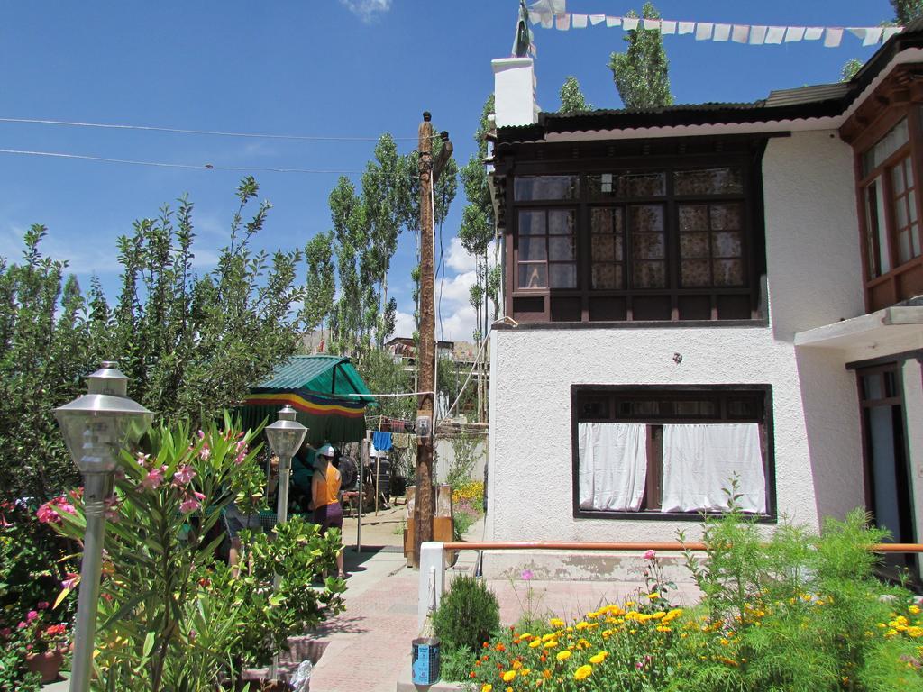 מלון לה Ashoka Ladakh מראה חיצוני תמונה